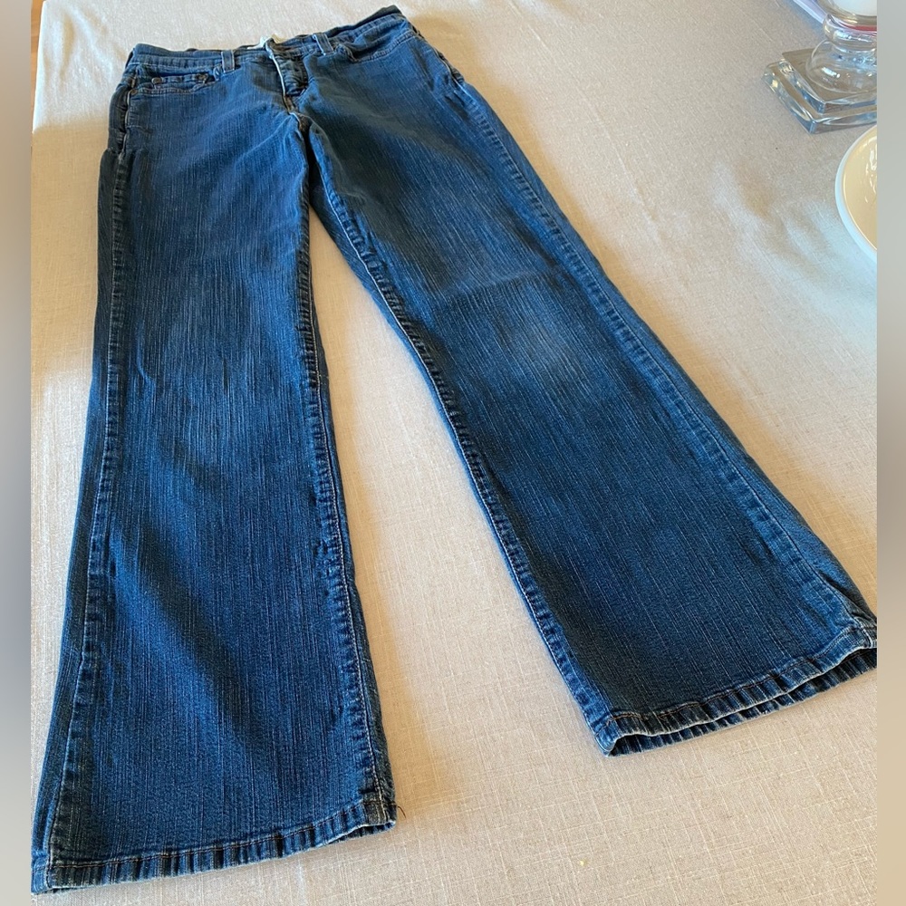 Women’s Levi Jeans Boot Cut Size 8 Perfectly Slimming 512